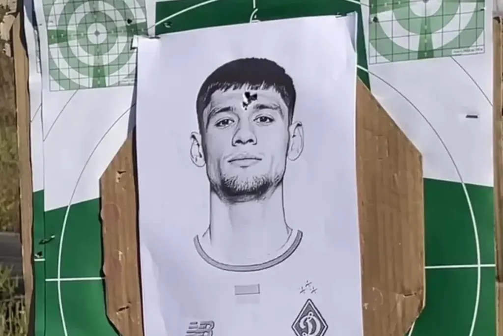 Macabru! Fanii lui Dinamo Kiev au simulat că îl împușcă pe Blănuță, după scandalul provocat de fotbalist