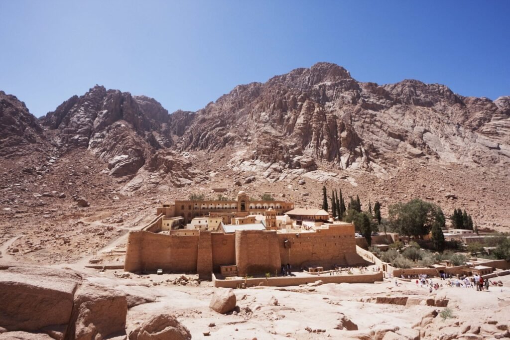 Muntele Sinai, unul dintre cele mai sacre locuri din lume, va fi transformat într-un mega-resort de lux