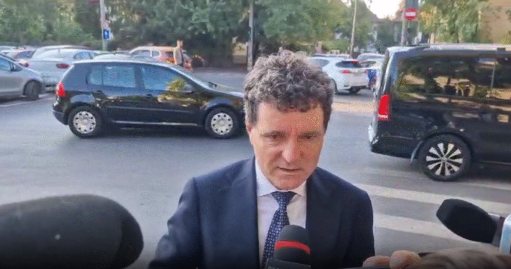 Nicușor Dan și-a dus fetița la școală. Foto Captură video