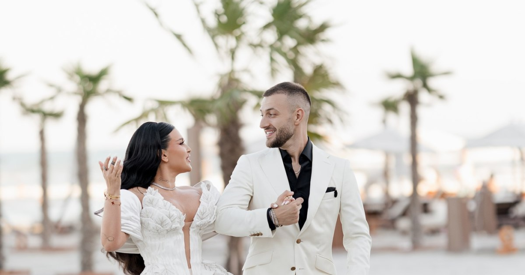 Oana Radu s-a căsătorit la malul mării cu toboșarul din trupa cu care cântă