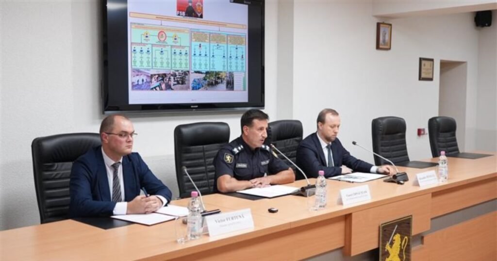 Peste 70 de persoane reținute în R.Moldova după ce ar fi fost instruite de ruși, în Serbia, să destabilizeze țara la alegerile de duminică