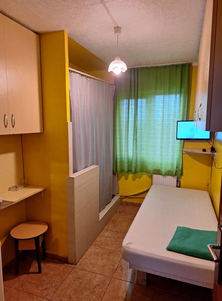 Piața imobiliară. Preț uluitor cerut pentru o garsonieră de 11 mp Piața imobiliară. Preț uluitor cerut pentru o garsonieră de 11 mp