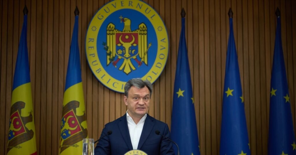 Premierul moldovean Dorin Recean acuză Rusia că-i ține țara sub asediu și că intervine în alegerile parlamentare din R.Moldova Premierul moldovean Dorin Recean acuză Rusia că-i ține țara sub asediu și că intervine în alegerile parlamentare din R.Moldova