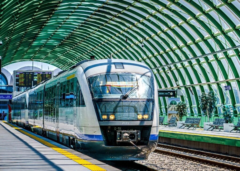 Primarul interimar al Capitalei, anunț despre Trenul Metropolitan: La probleme mari, avem nevoie de soluții mari