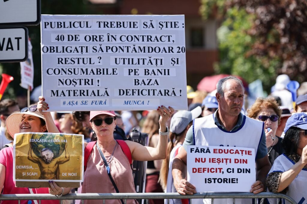 Profesorii protesteaza impotriva masurilor luate de guvern