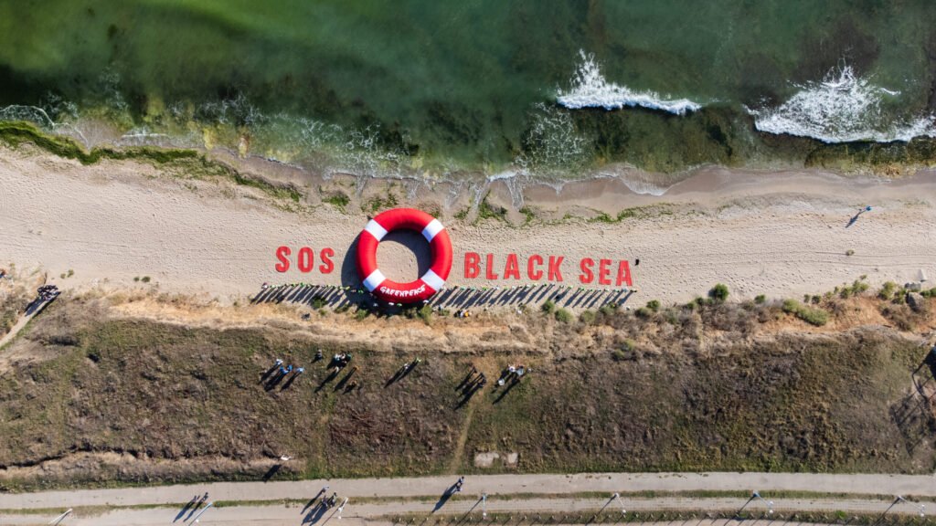 Protest Greenpeace la Vama Veche: „Marea Neagră fără foraje”