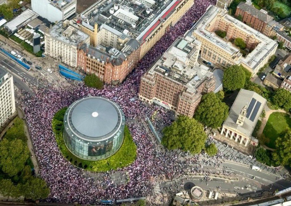 Proteste la Londra: Miting extremist uriaș și manifestație antirasism, cu polițiștii la mijloc (Video). Elon Musk a cerut dizolvarea Parlamentului Proteste la Londra: Miting extremist uriaș și manifestație antirasism, cu polițiștii la mijloc (Video). Elon Musk a cerut dizolvarea Parlamentului