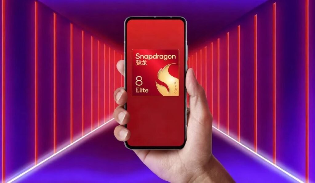 Qualcomm a confirmat oficial lansarea Snapdragon 8 Elite Gen5, cel mai puternic procesor pentru smartphone-urile Android Logo-ul Qualcomm Snapgradon 8 Elite, afișat pe ecranul unui smartphone, pe un fundal albastru cu roșu.