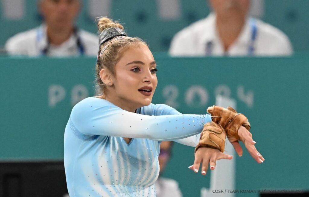 Sabrina Voinea câștigă medalia de aur la Cupa Mondială de la Paris