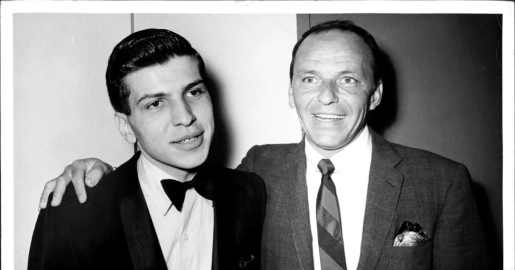Scrisoare rară a lui Frank Sinatra, despre răpirea fiului său, a fost scoasă la licitație. Suma uriașă la care ar putea ajunge vânzarea