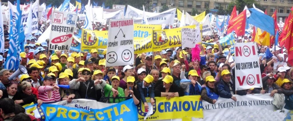 Sindicatele din administrația locală protestează luni, la București. O delegație va discuta cu Bolojan