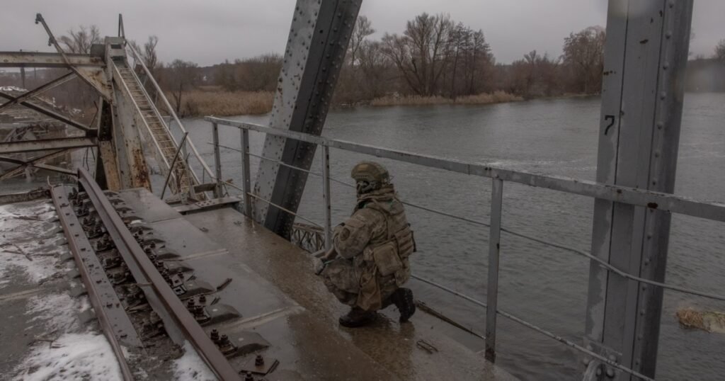 Soldații ruși atacă la Kupiansk din subteran