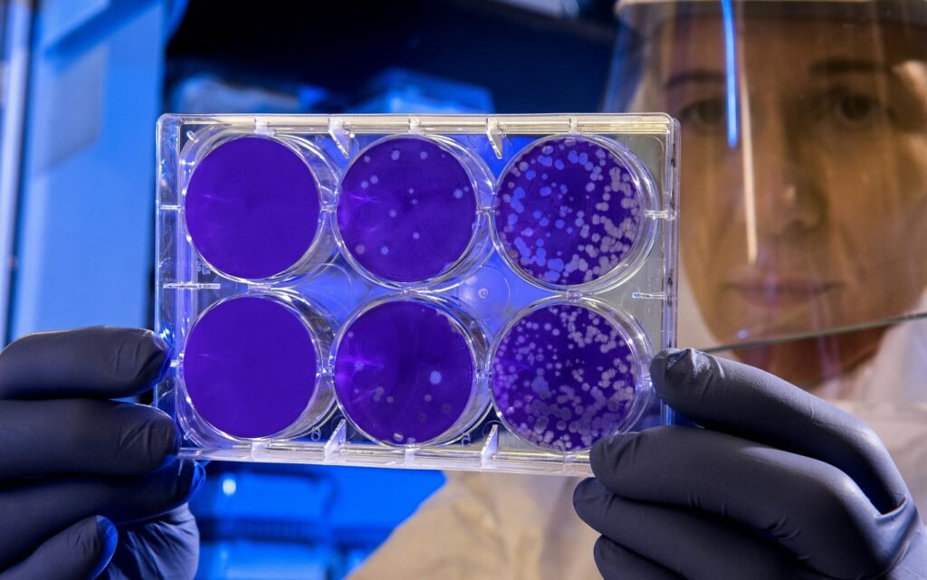 Superbacteriile ar putea ucide milioane de oameni până în 2050. Dar e posibil să avem de 100 de ani tratamentul