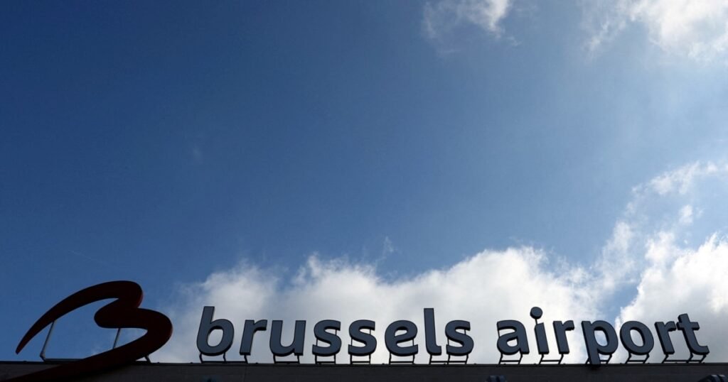 Un atac cibernetic provoacă întârzieri și anulări de zboruri pe aeroporturi europene mari, inclusiv Heathrow, Bruxelles, Berlin