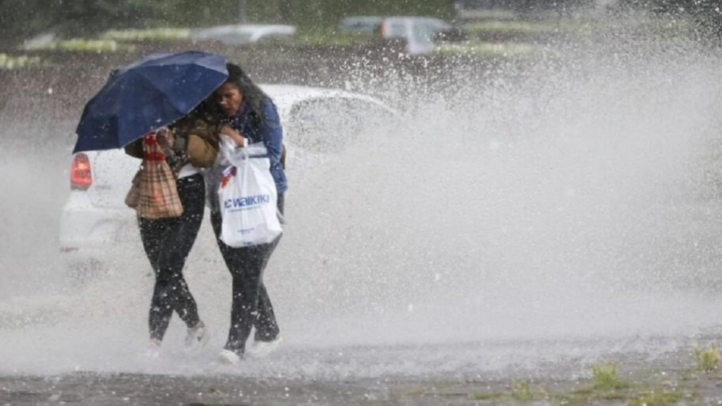 Vremea se răcește brusc și vin ploile. Prognoza meteo pentru următoarele două săptămâni Vremea se răcește brusc și vin ploile. Prognoza meteo pentru următoarele două săptămâni
