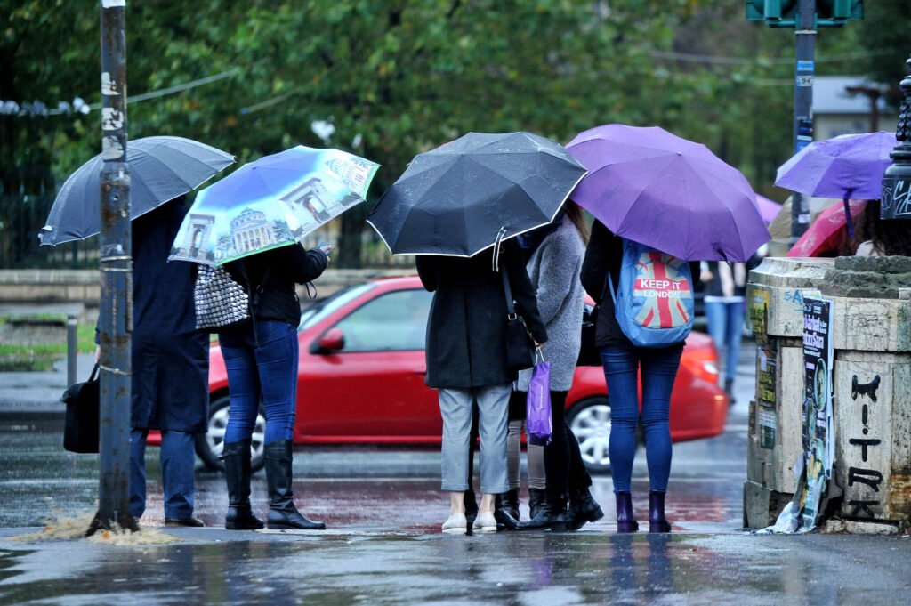 Vremea se răcește în București