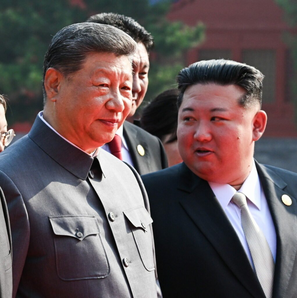 Xi Jinping și Kim Jong Un s-au întâlnit pentru discuții la o zi după demonstrația fără precedent de unitate cu Putin, la parada militară chineză