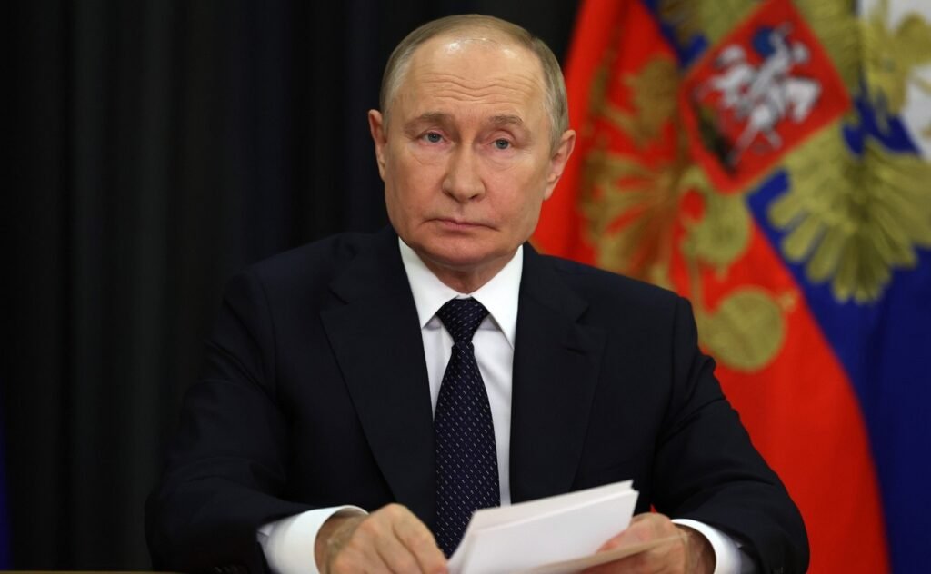 Alertă cu drone la Soci după discursul lui Putin privind războiul din Ucraina Zelenski: Putin l-a anunțat pe Trump că vrea să ocupe Donbasul până la sfârșitul anului