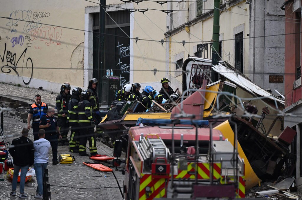 Zi de doliu național în Portugalia, după moartea a 15 persoane în accidentul de la Lisabona Zi de doliu național în Portugalia, după moartea a 15 persoane în accidentul de la Lisabona
