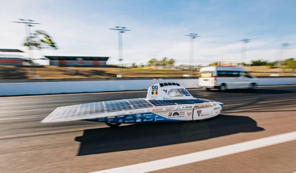 Modelul Hyperion, mașina solară construită la Cluj în timpul concursului din Austrlia