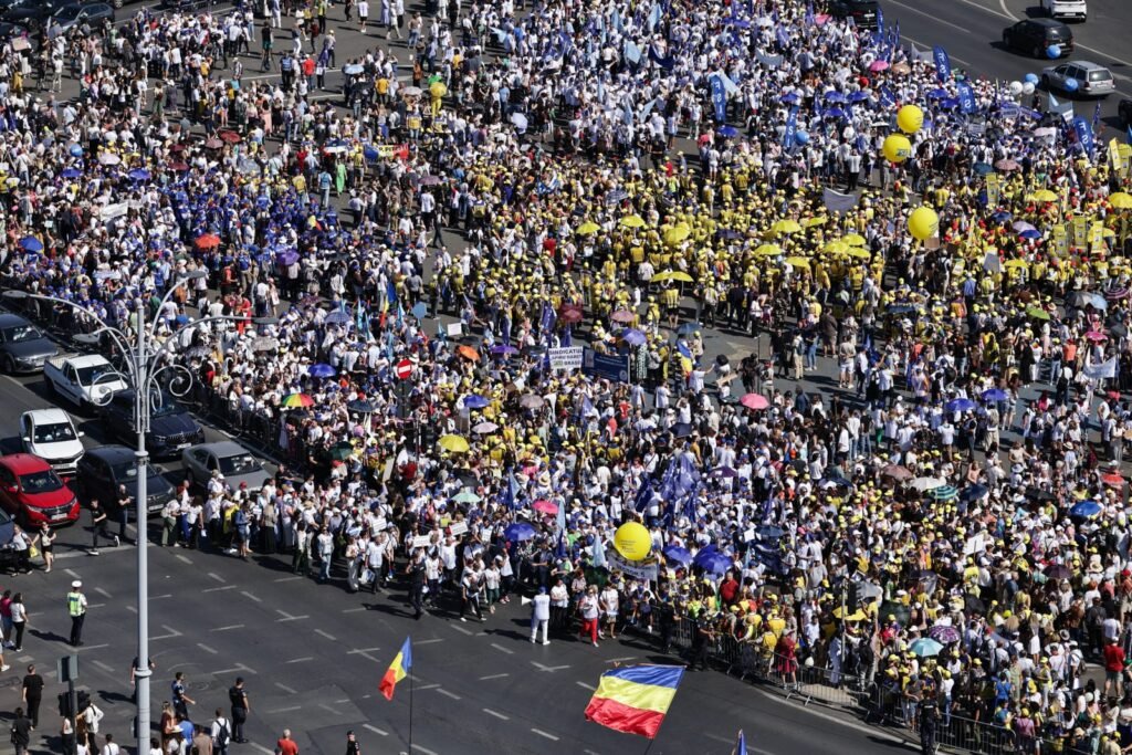 Sindicatele din învățământ la protestul din 8 septembrie în Piața Victoriei