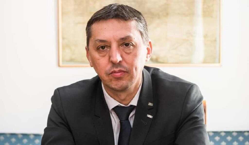 Daniel David, ministrul Educației, transmite un mesaj cu ocazia deschiderii noului an școlar