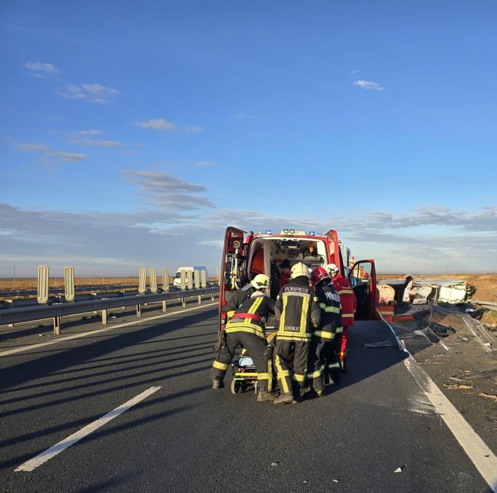 Accident grav pe Autostrada A1, în Arad, între un TIR și un microbuz