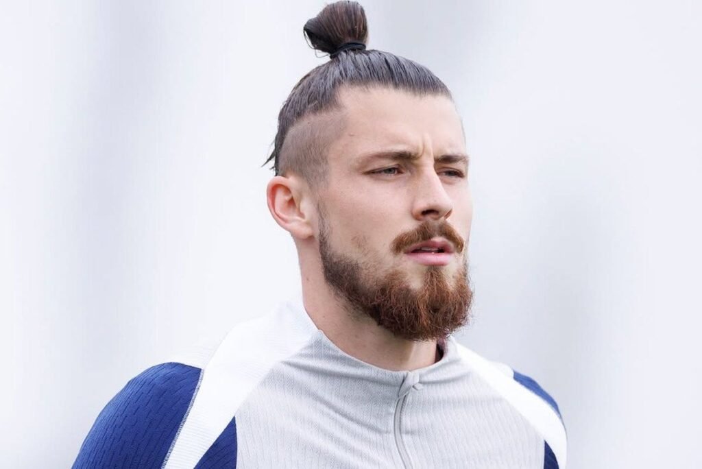 Antrenorul lui Tottenham anunță când va reveni Drăgușin și răspunde Federației: „Nu are sens”