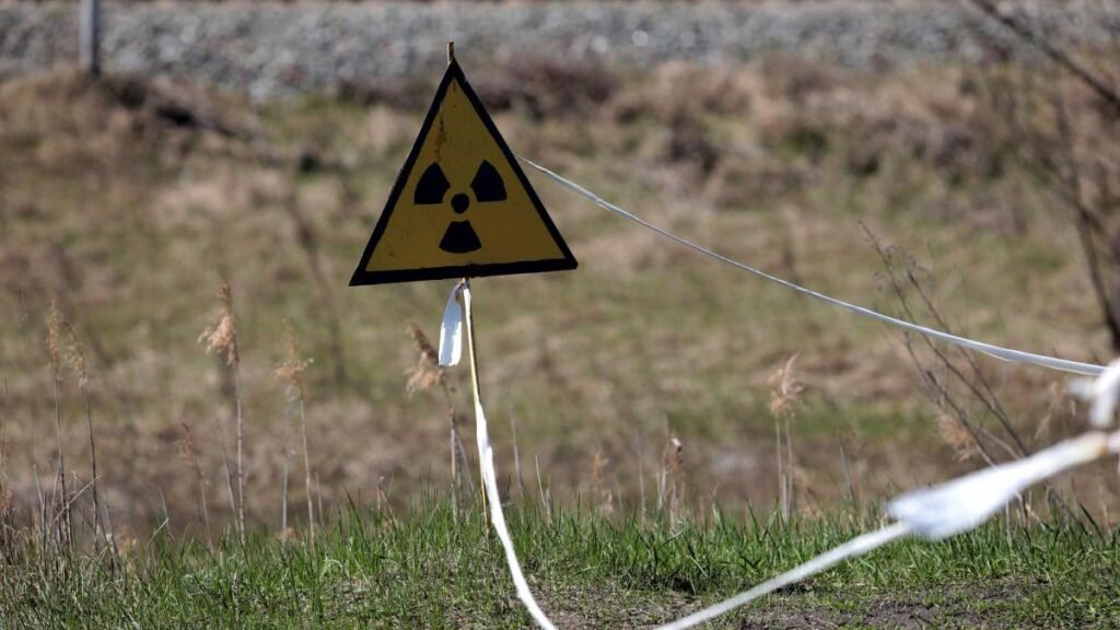 Bombardamentele rusești au oprit alimentarea cu energie a centralei nucleare dezafectate de la Cernobîl Bombardamentele rusești au oprit alimentarea cu energie a centralei nucleare dezafectate de la Cernobîl