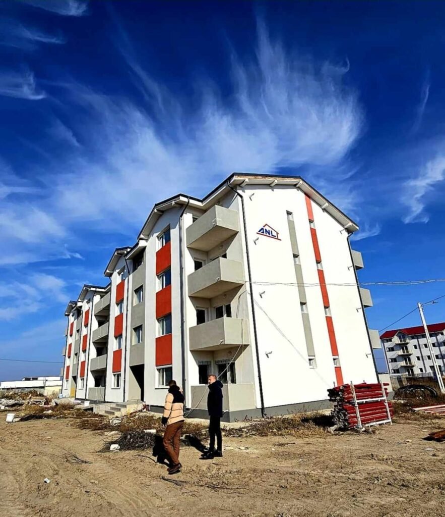 Cât de accesibile sunt programele românești menite să ajute tinerii să își cumpere o casă. În cazul ANL, reguli și mai stricte pentru medici și profesori