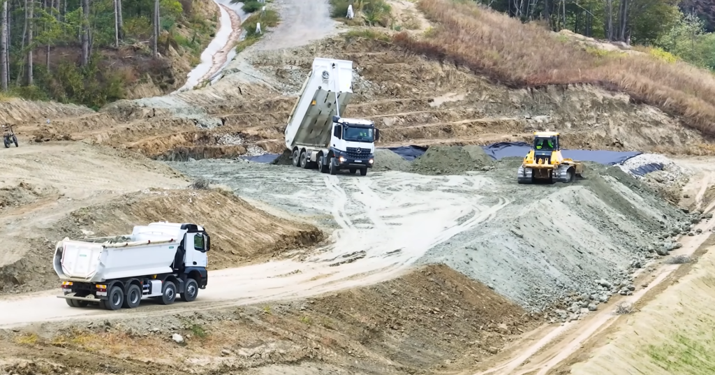 Cât mai durează să traversăm Carpații pe autostradă? Prima porțiune de șosea montană de mare viteză va fi gata cam într-un an Cât mai durează să traversăm Carpații pe autostradă? Prima porțiune de șosea montană de mare viteză va fi gata cam într-un an
