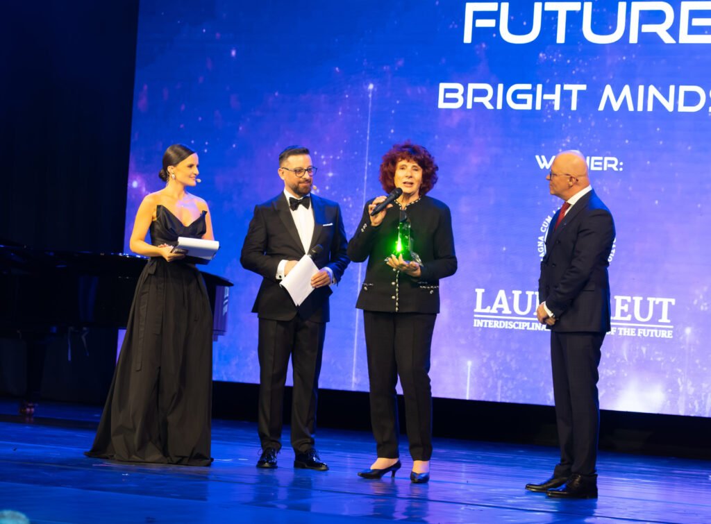 Complexul Educațional Laude-Reut, distins cu premiul Bright Minds Award la Gala RO 3.0 - Winners for the Future 2025