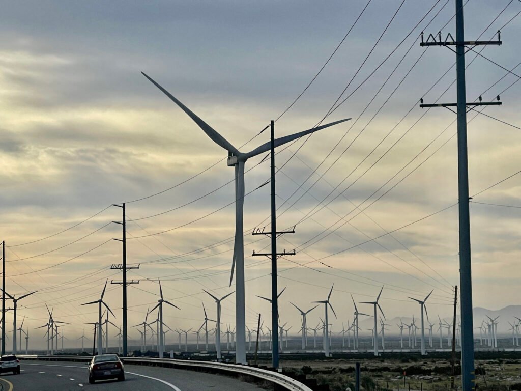 Departamentul Energiei anulează finanțări de 7,6 miliarde de dolari pentru proiecte energetice