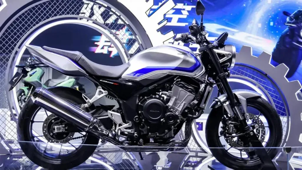 Honda revine la Super Four