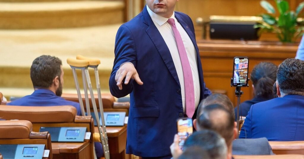 Marius Lulea: „Nicușor Dan ne-a făcut de râs la Copenhaga”. George Simion prezintă în Parlament „raportul AUR despre alegeri” Marius Lulea: „Nicușor Dan ne-a făcut de râs la Copenhaga”. George Simion prezintă în Parlament „raportul AUR despre alegeri”