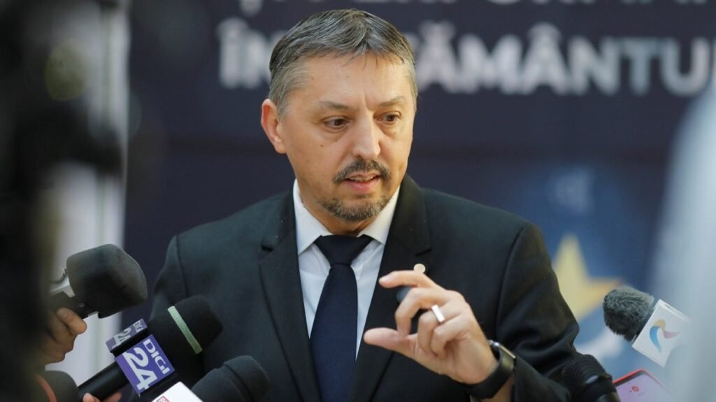 Ministrul Daniel David i-a cerut explicații omologului din Ucraina pentru închiderea mai multor licee cu predare în română