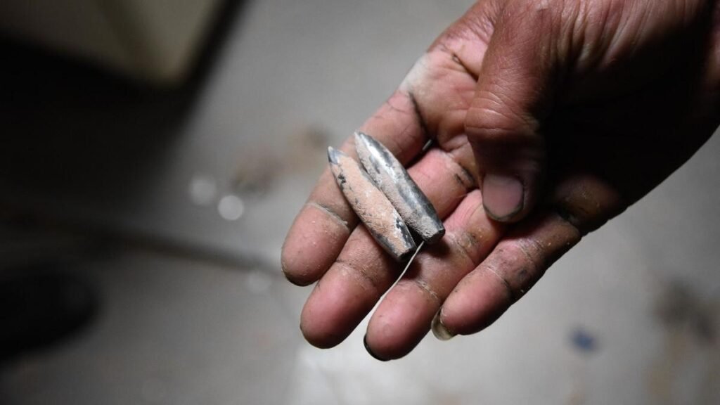 O asistentă medicală a donat un glonț extras din inima soțului său, marinar rănit la Pearl Harbor O asistentă medicală a donat un glonț extras din inima soțului său, marinar rănit la Pearl Harbor