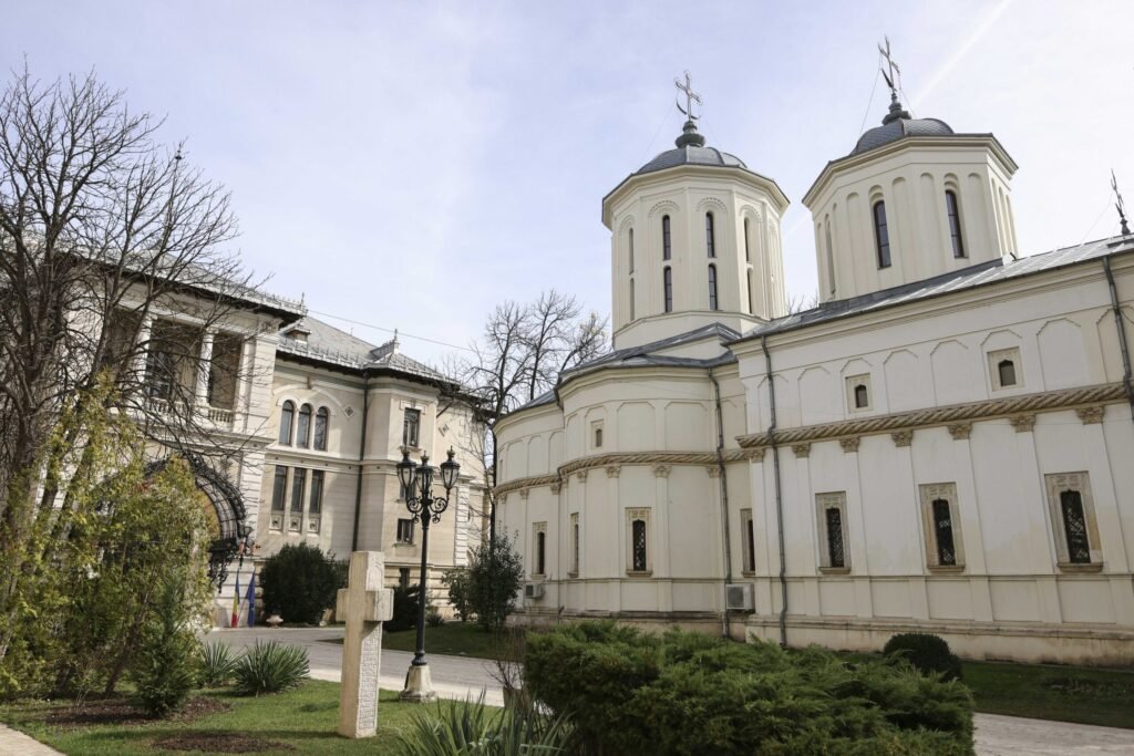 Palatul Cotroceni suspendă vizitarea spațiilor exterioare