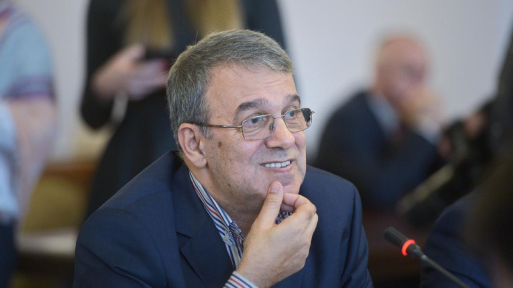 Primarul Vergil Chițac, exemplu de comportament „grobian” cu presa. Jurnaliștii, călcați în picioare de politicienii de la putere