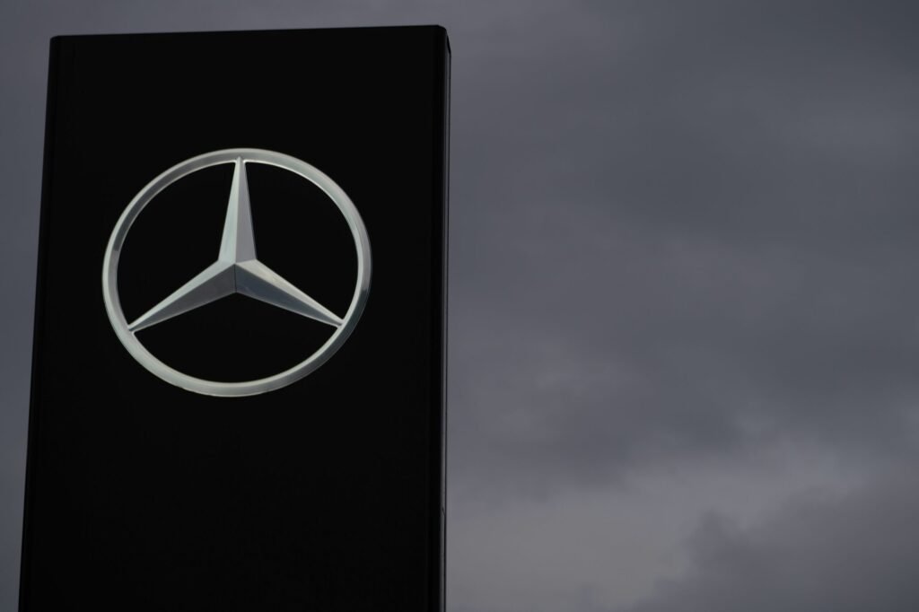 Profitul Mercedes-Benz scade drastic din cauza prăbușirii pieței din China și a tarifelor americane