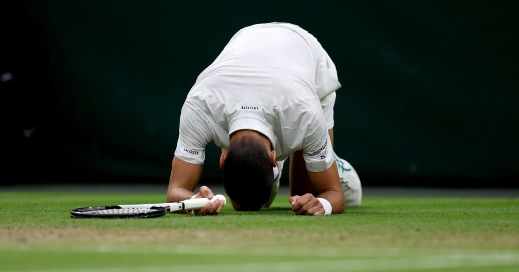 Pudra cu care Novak Djokovic a stârnit controverse la Shanghai. A fost văzut cum și-a băgat-o în buzunare în timpul meciului