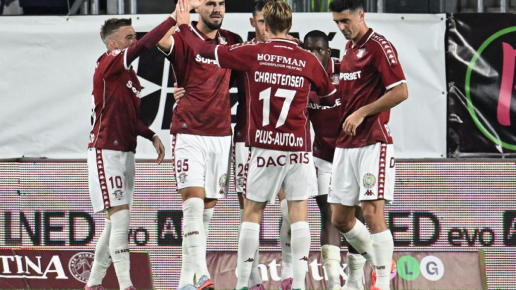 Rapid Bucureşti, pe primul loc în Superligă, după ce a învins Farul