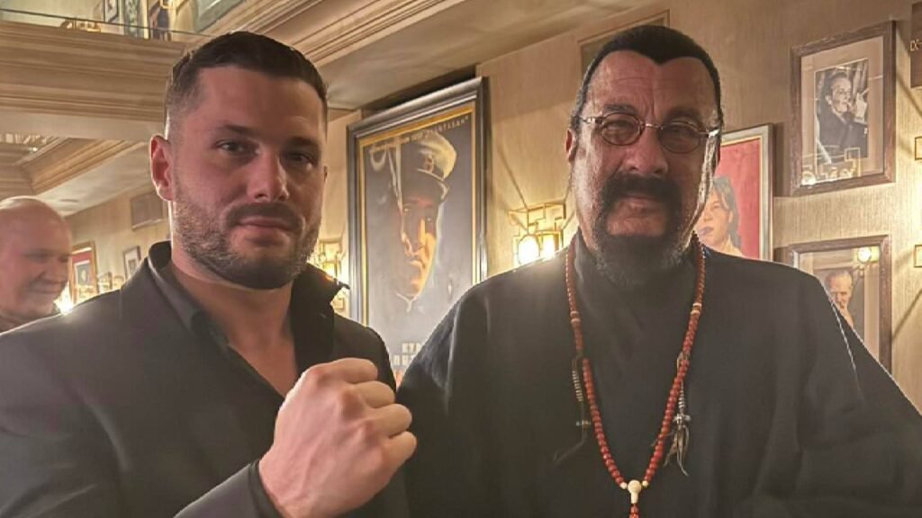 Actorul american Steven Seagal va juca în filme rusești: „Pentru Vladimir Putin, unul dintre cei mai mari lideri mondiali”