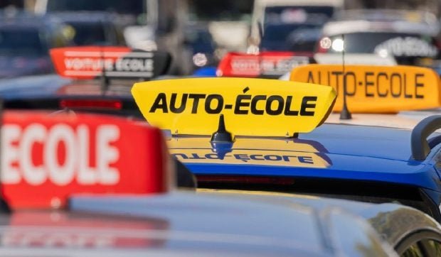 Un român a dat examenul pentru permis de 20 de ori, l-a luat de fiecare dată și a câștigat zeci de mii de euro, în Franța Un român a dat examenul pentru permis de 20 de ori, l-a luat de fiecare dată și a câștigat zeci de mii de euro, în Franța