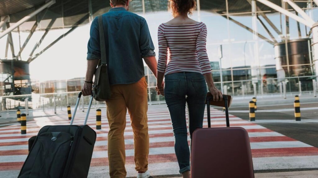 Unde merg turiștii și cât costă o noapte de cazare în orașele mari din țară