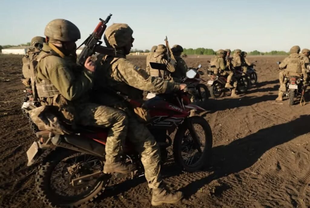 Unitatea "Mad Max" care nimicește forțele ruse cu raiduri pe motociclete: un grup de eroi sau o bandă condusă de ticăloși? (Video)