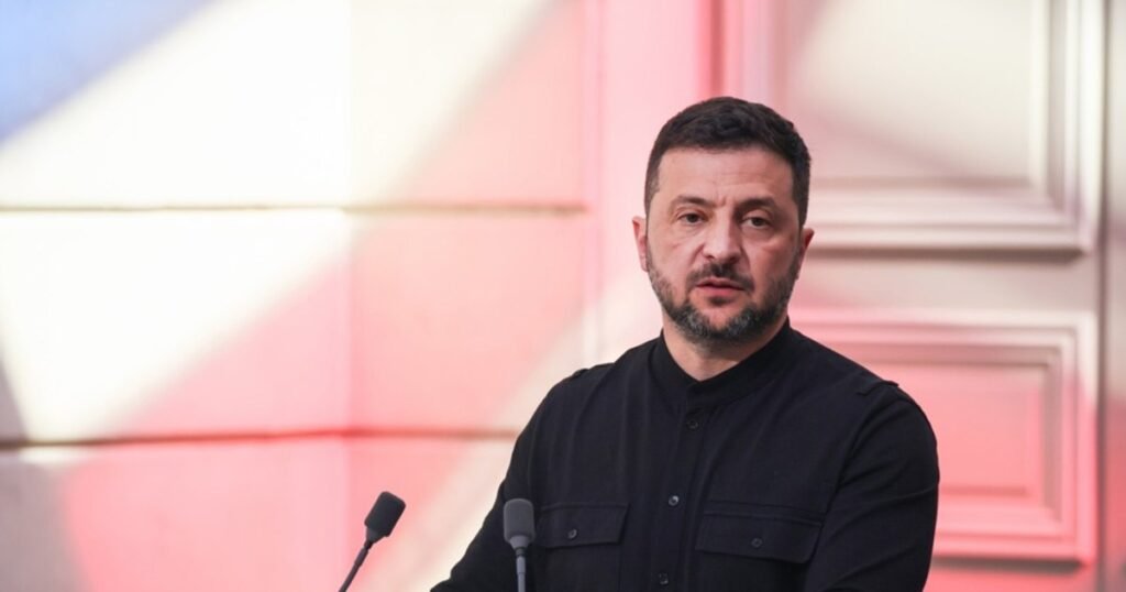 „Putin râde de Occident”. Zelenski critică lipsa de reacție a țărilor din vest după un nou atac masiv al Rusiei