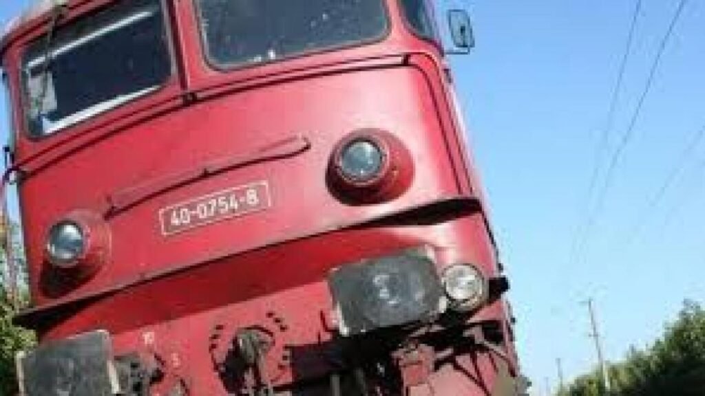 Doi bărbați, loviți de o locomotivă care executa manevre