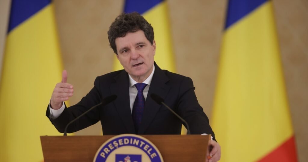 Nicușor Dan prezintă în Parlament Strategia Națională de Apărare. Corupția, principala vulnerabilitate a statului român