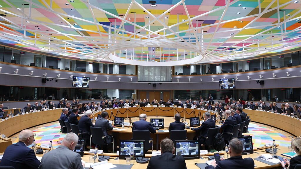 Euniunea Europeana2. Masă rotundă cu ministrul apărării al UE